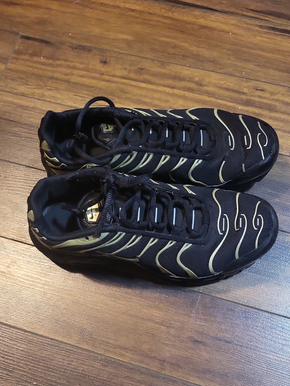EUC Nike Air Max Tna Plus